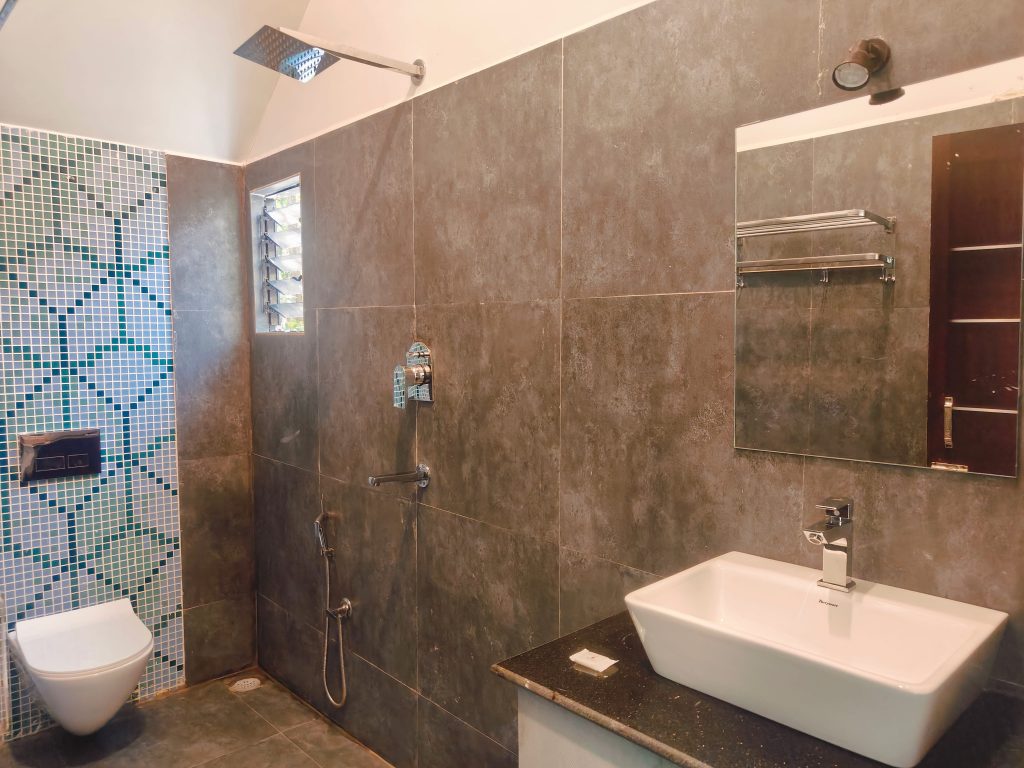 royal-vvilla-bathroom